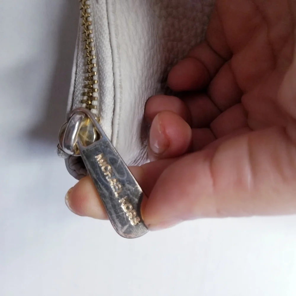 🌸Michael Kors | Ivory‎ Leather Medium Sized Bag
